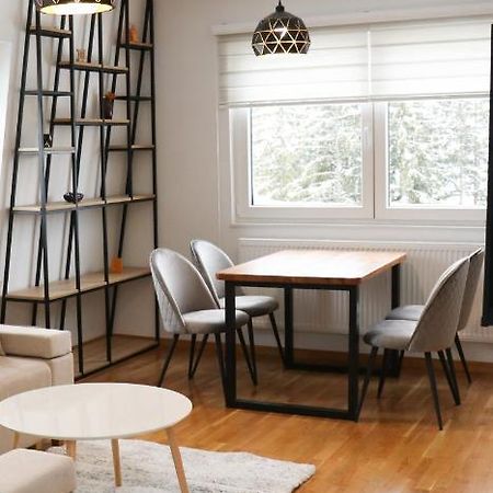 Apartmani Vidik - Groodvy House Τζαχορίνα Εξωτερικό φωτογραφία