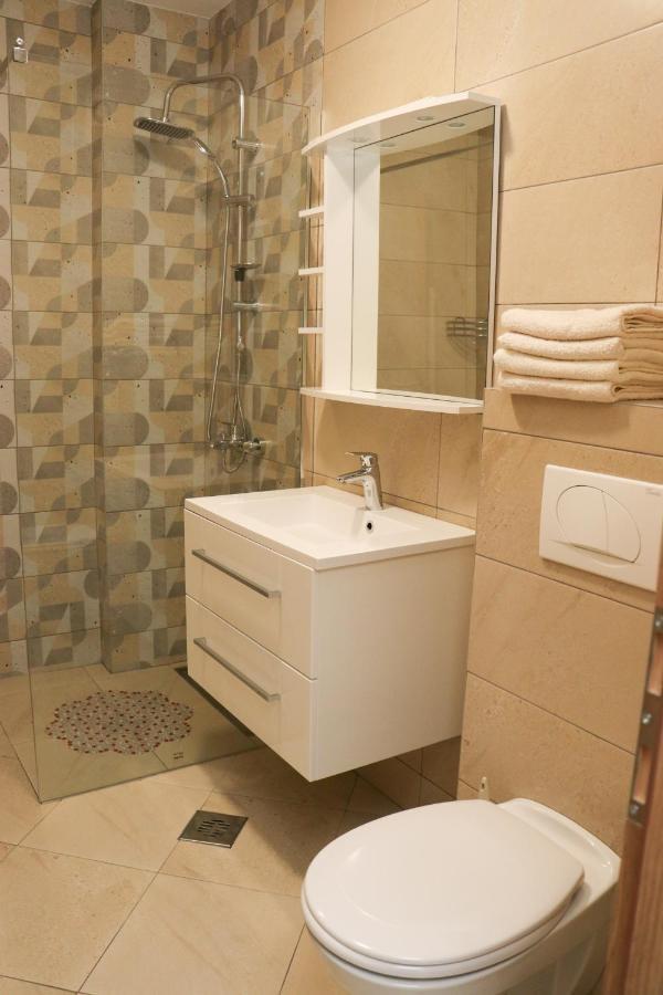 Apartmani Vidik - Groodvy House Τζαχορίνα Εξωτερικό φωτογραφία