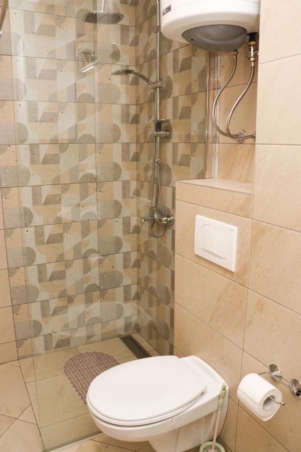 Apartmani Vidik - Groodvy House Τζαχορίνα Εξωτερικό φωτογραφία