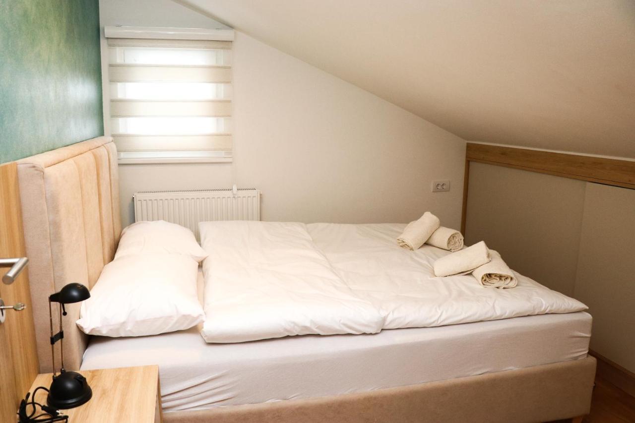 Apartmani Vidik - Groodvy House Τζαχορίνα Εξωτερικό φωτογραφία
