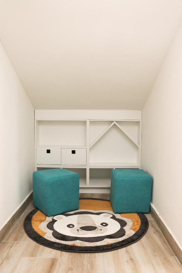 Apartmani Vidik - Groodvy House Τζαχορίνα Εξωτερικό φωτογραφία