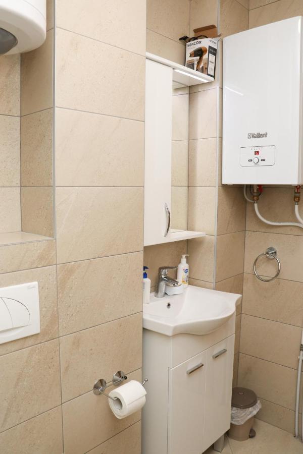 Apartmani Vidik - Groodvy House Τζαχορίνα Εξωτερικό φωτογραφία