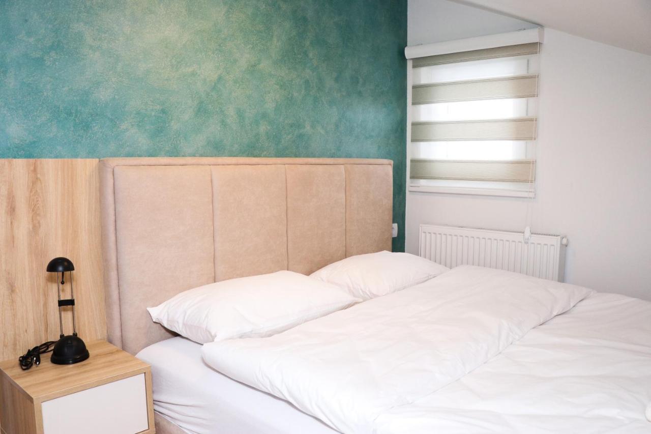 Apartmani Vidik - Groodvy House Τζαχορίνα Εξωτερικό φωτογραφία