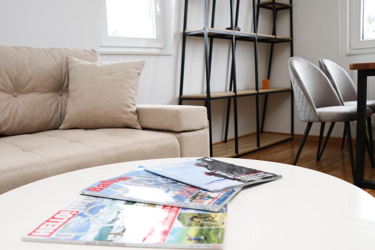 Apartmani Vidik - Groodvy House Τζαχορίνα Εξωτερικό φωτογραφία