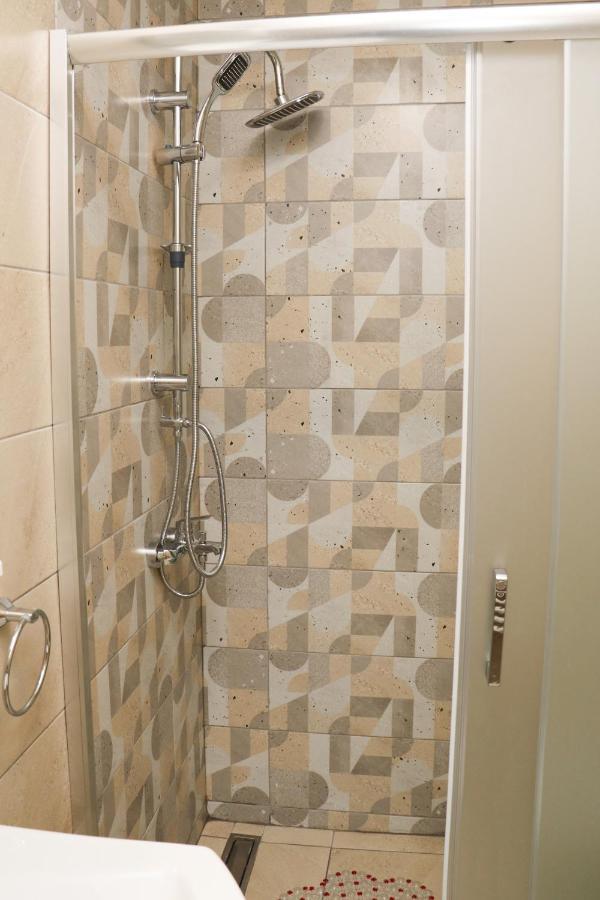Apartmani Vidik - Groodvy House Τζαχορίνα Εξωτερικό φωτογραφία