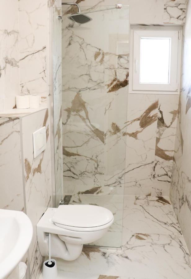 Apartmani Vidik - Groodvy House Τζαχορίνα Εξωτερικό φωτογραφία